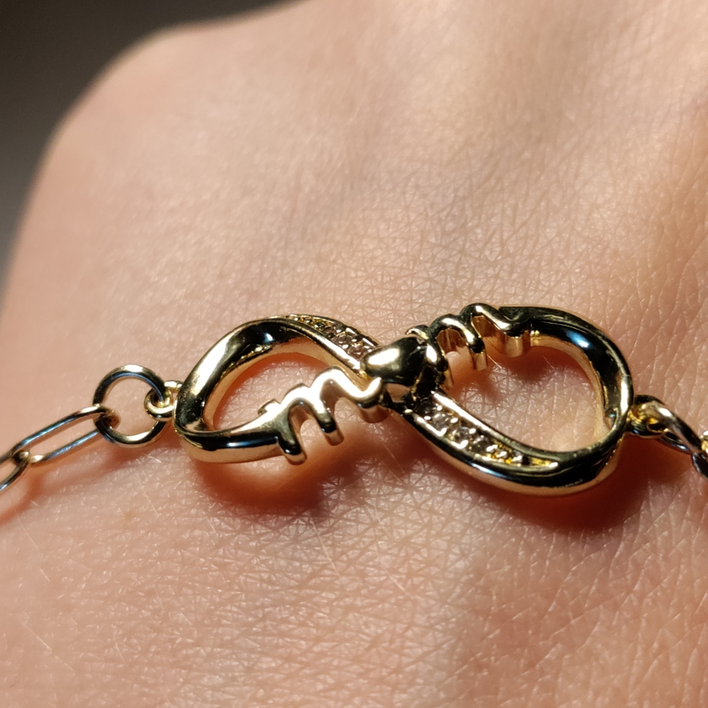 ♾️🤱NEW "mom" Gold-tone Infinity Bracelet